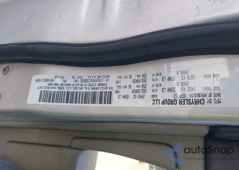 2013 Jeep Grand Cherokee Laredo z USA, uszkodzony, nr VIN 1C4RJFAG4DC568856